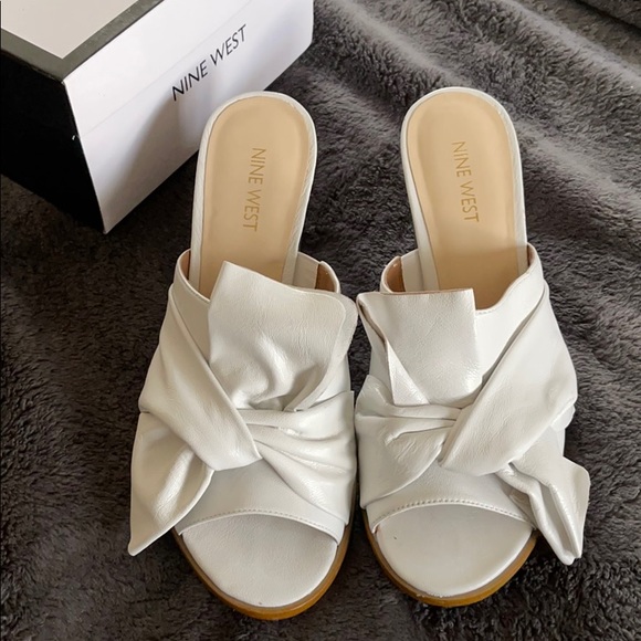 White Nine West Block Heels - Picture 2 of 10